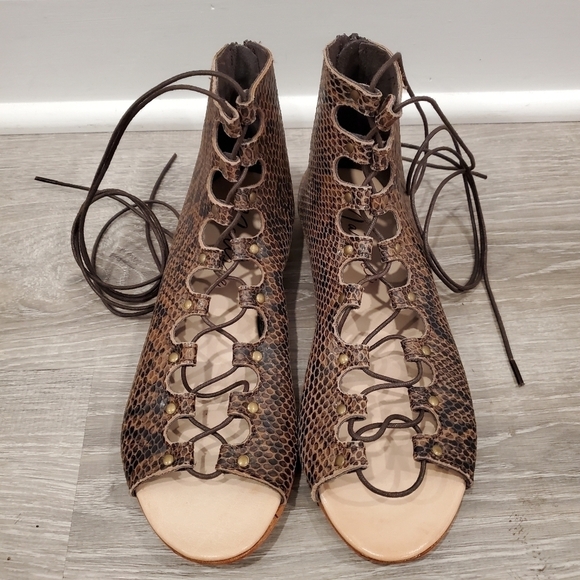 NEW Matisse Farrel Sandals Brown Snake Print - Picture 2 of 7